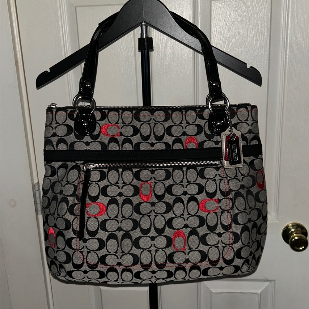 Coach signature tote w/Cert Of Authenticity! Vintage, EUC!